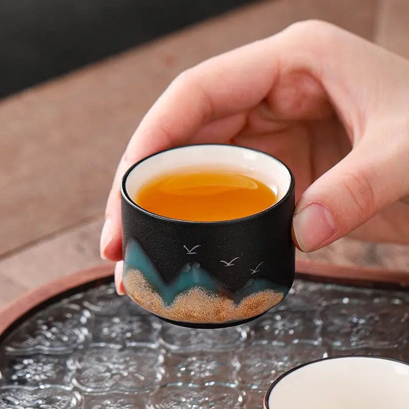 Japoński ceramiczny zestaw do herbaty z motywami górskimi – dzbanek 360 ml i 4 filiżanki