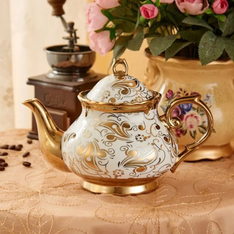 Porcelanowy dzbanek do herbaty biały ze złotem 1L