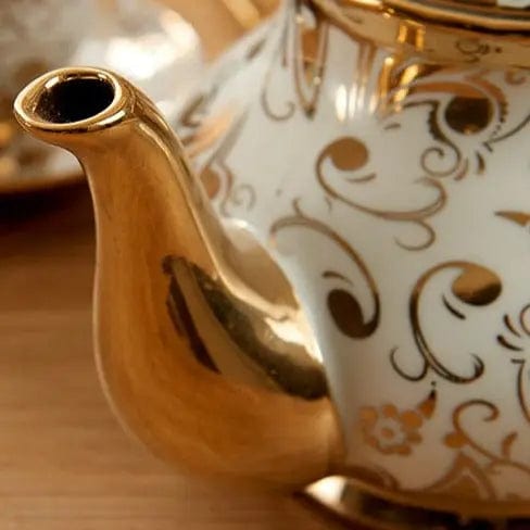 Porcelanowy dzbanek do herbaty biały ze złotem 1L