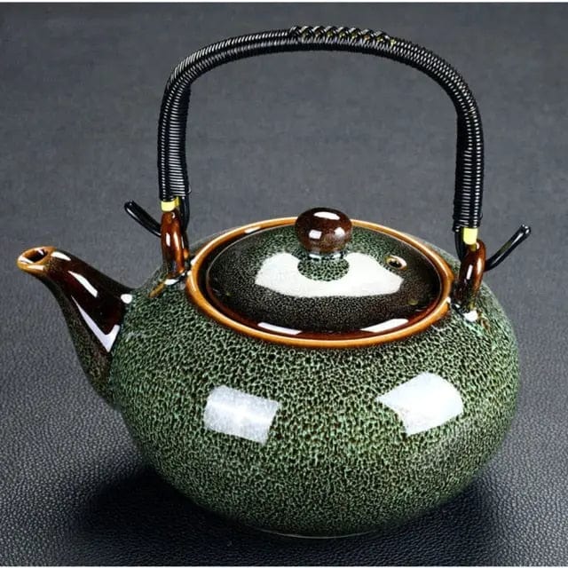 Porcelanowy dzbanek do herbaty okrągły 700 ml