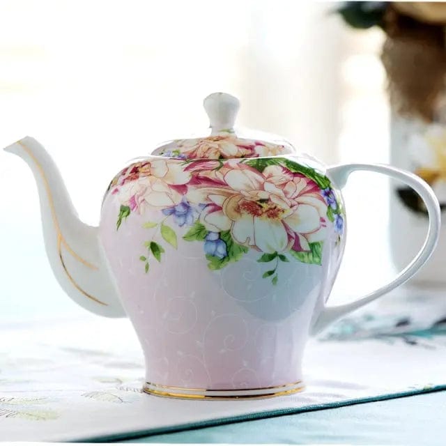 Porcelanowy dzbanek do herbaty różowy 1,4 l