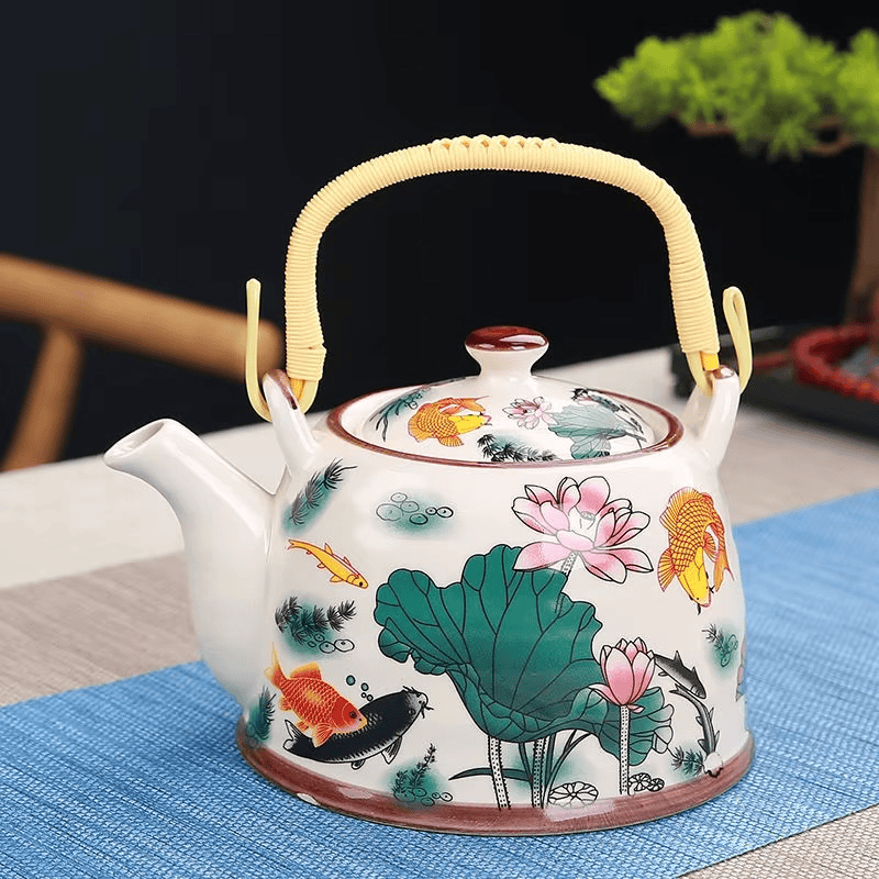 Porcelanowy dzbanek do herbaty z motywem ryby 900 ml