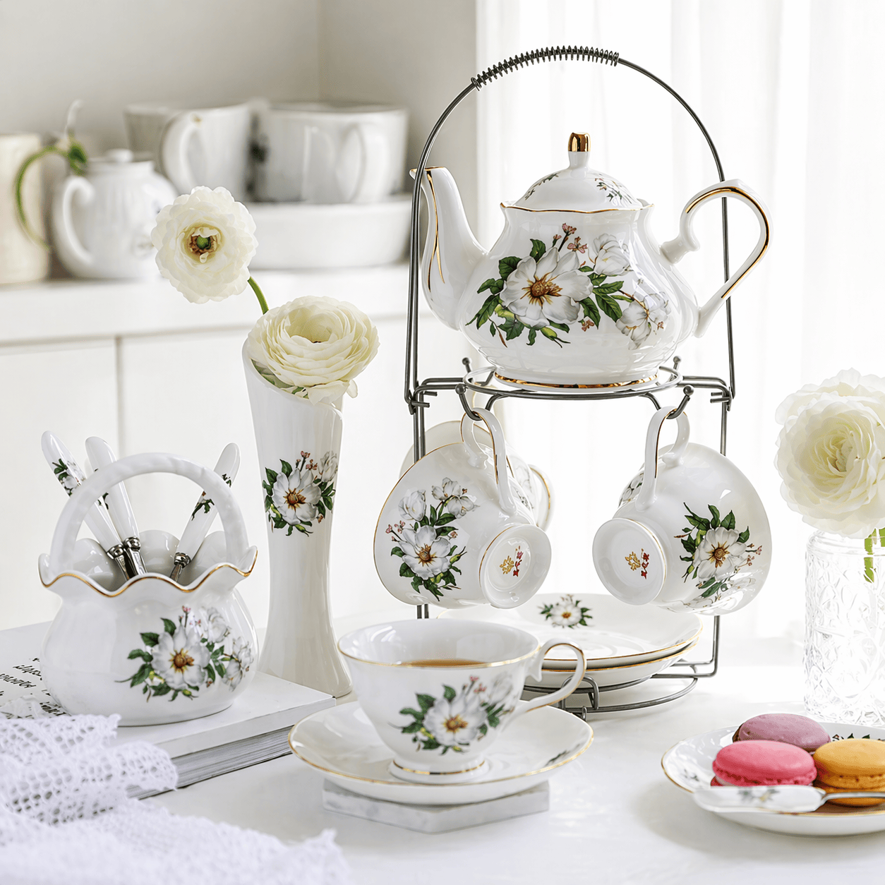 Porcelanowy zestaw do herbaty z białymi kwiatami – dzbanek do herbaty 500 ml i 4 filiżanki