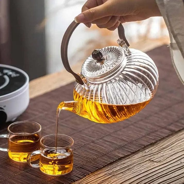 Szklany dzbanek do herbaty z drewnianą rączką 900 ml
