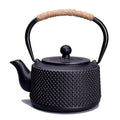 Żeliwny czarny dzbanek do herbaty z kropkami 850 ml